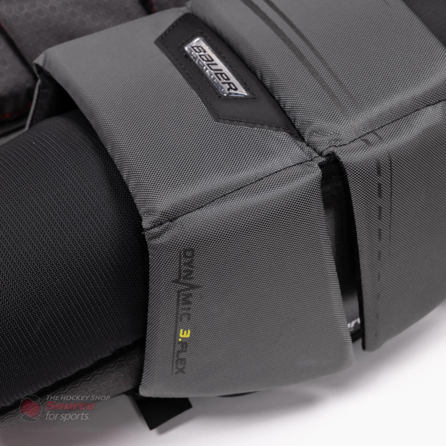 Bauer Vapor HyperLite Senior Chest & Arm Protector - Red 3 Bauer Vapor HyperLite Senior Chest & Arm Protector - Red - Image 3