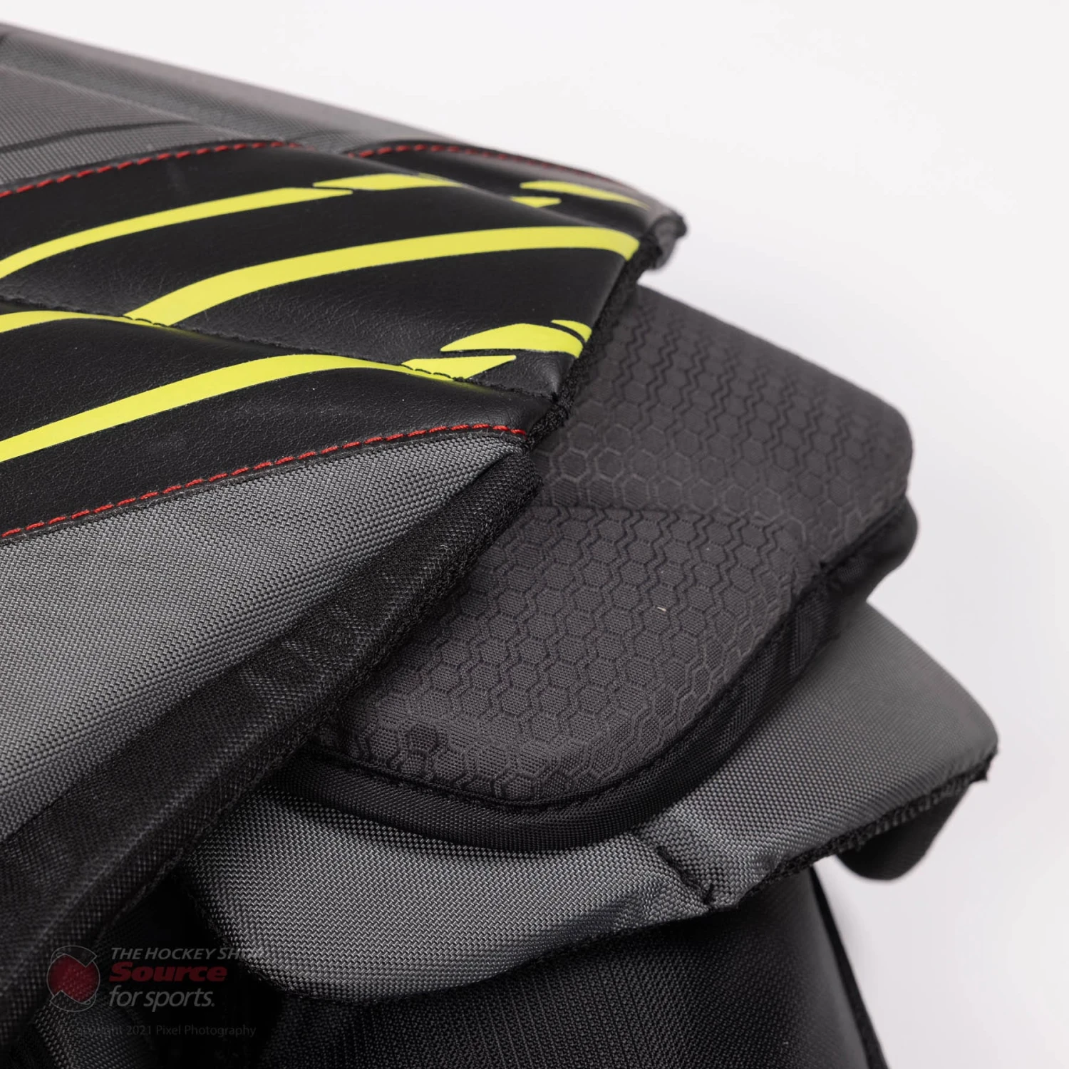 Bauer Vapor HyperLite Senior Chest & Arm Protector - Red 6 Bauer Vapor HyperLite Senior Chest & Arm Protector - Red - Image 6