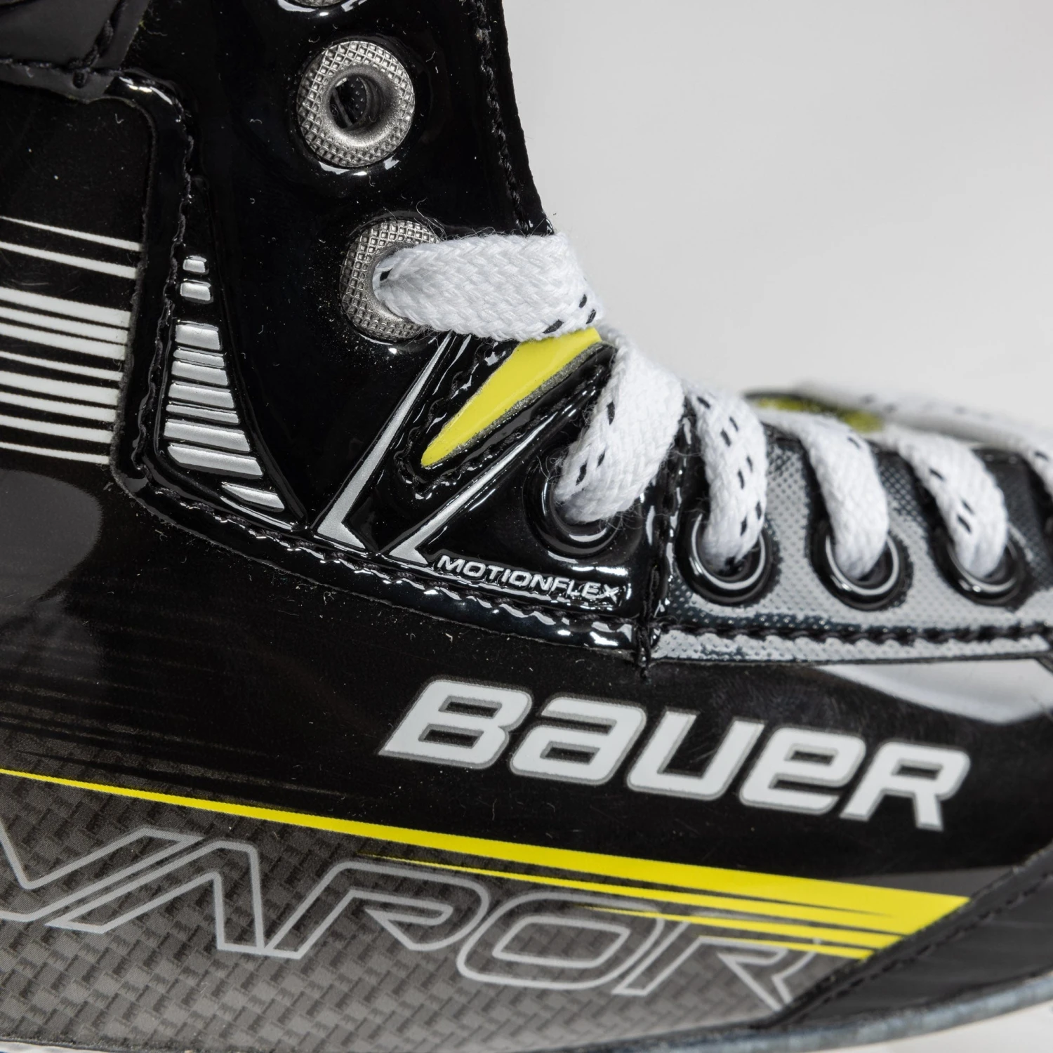 Bauer Vapor X4 Junior Hockey Skates 8 Bauer Vapor X4 Junior Hockey Skates - Image 8